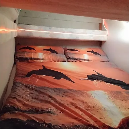 Botel Corazon Azul Puerto Calero